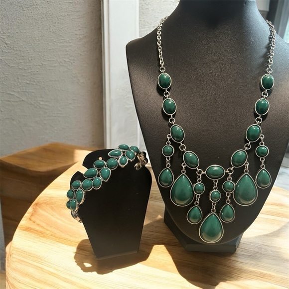 paparazzi Jewelry - Paparazzi Elegant Dark Green Necklace and Bracelet Set